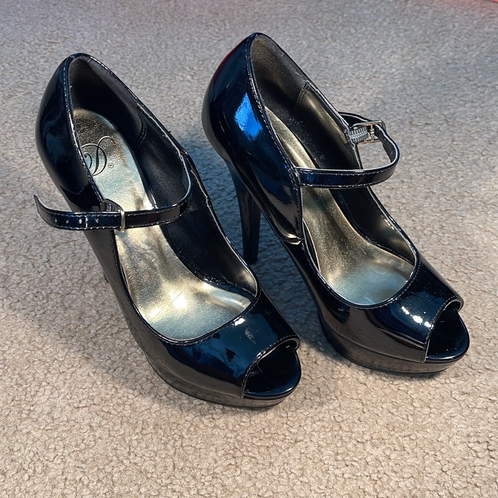 My Delicious Shoes Brand Black Stilettos